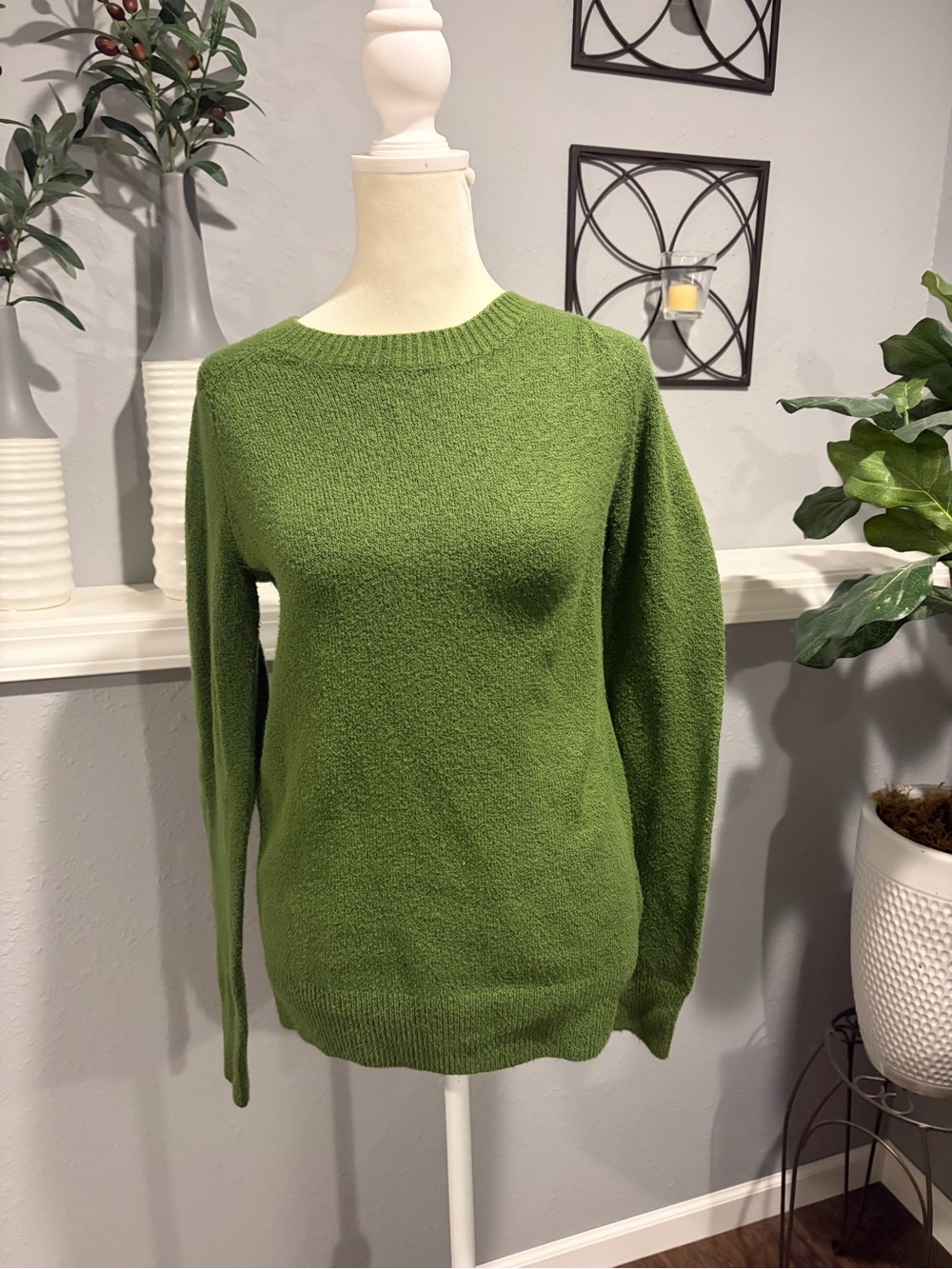 Amazon Essentials Olive Green Crewneck Sweater